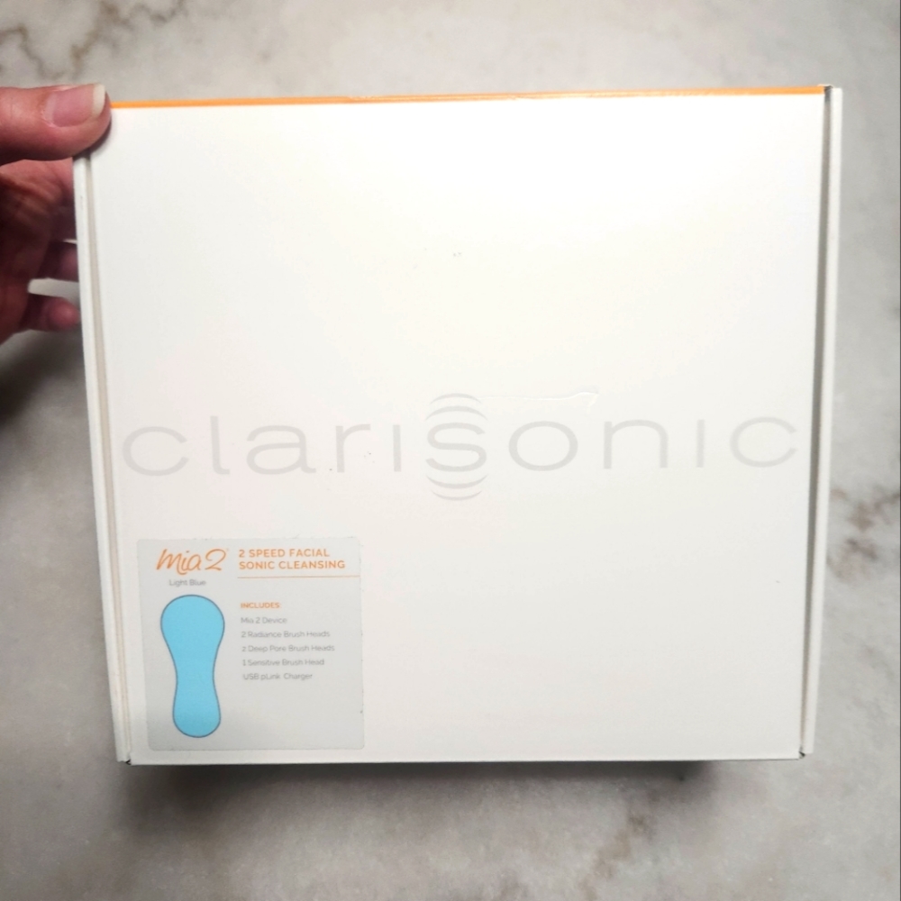 Clarisonic Mia 2 Speed Facial Cleansing System Light Blue Brand new in box